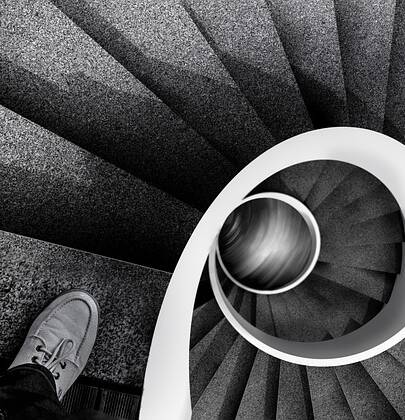 Οι δύο δρόμοι της Ψυχής: Η σπείρα και η ευθεία